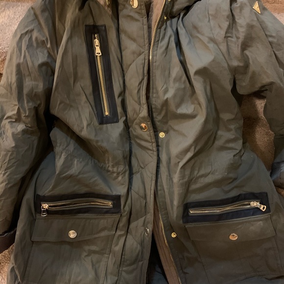 Guess winter jacket - Picture 2 of 3